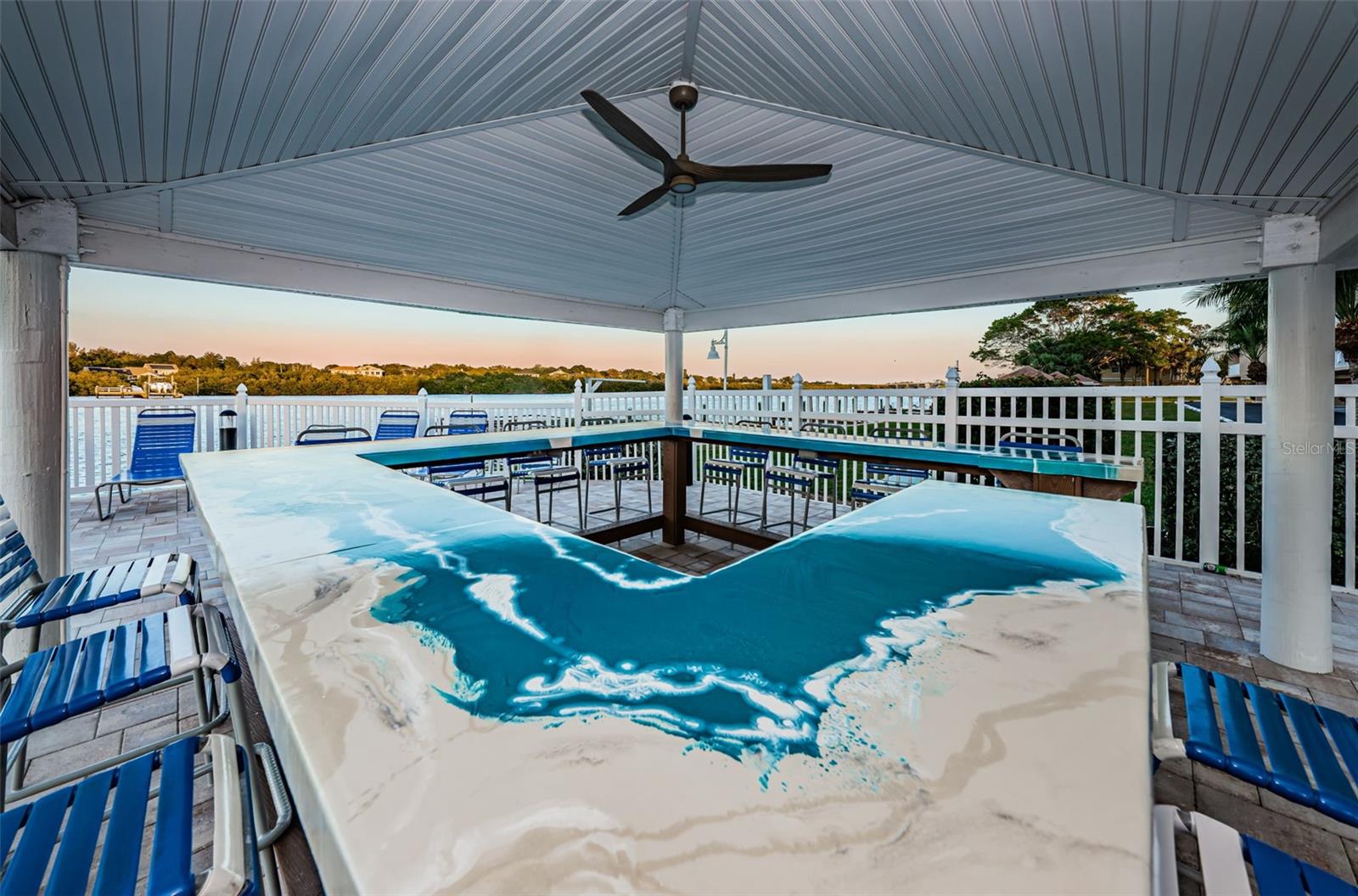 Image 62 of 84 For 19451 Gulf Boulevard 706