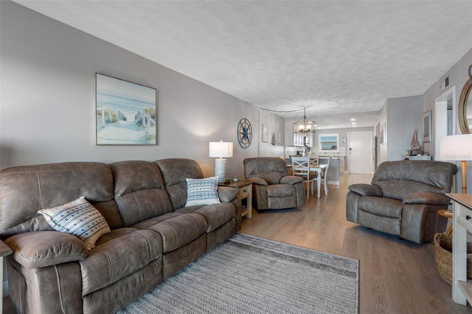 Image 7 of 84 For 19451 Gulf Boulevard 706