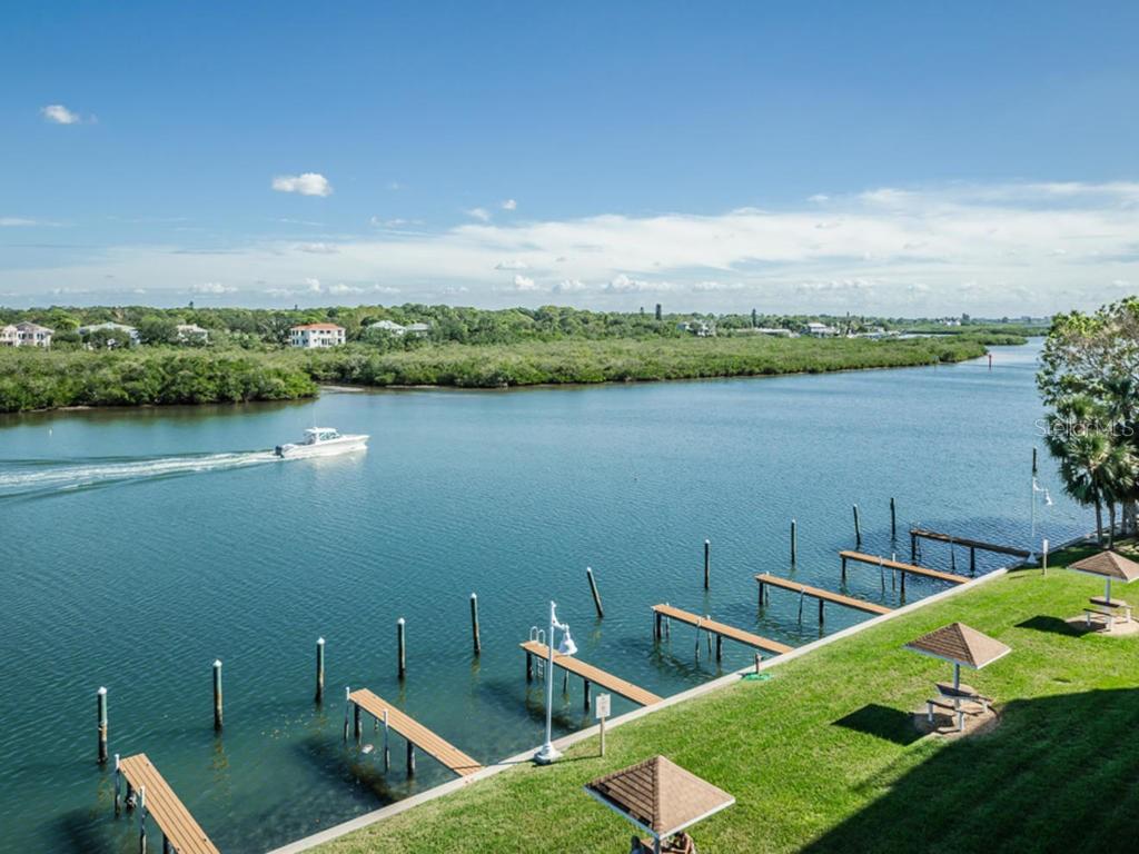 Image 75 of 84 For 19451 Gulf Boulevard 706