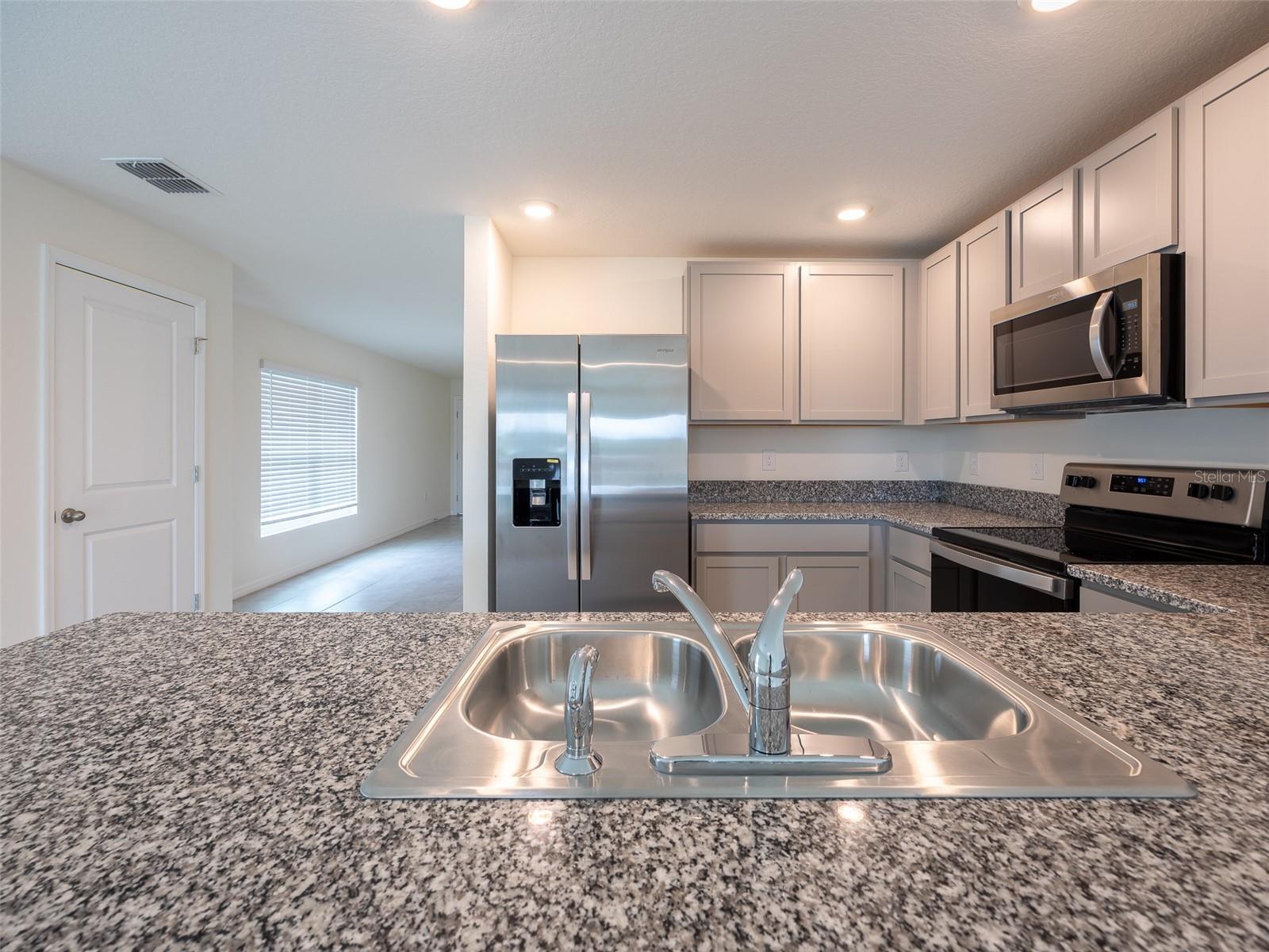 Image 10 of 31 For 3820 Mannered Gold Avenue