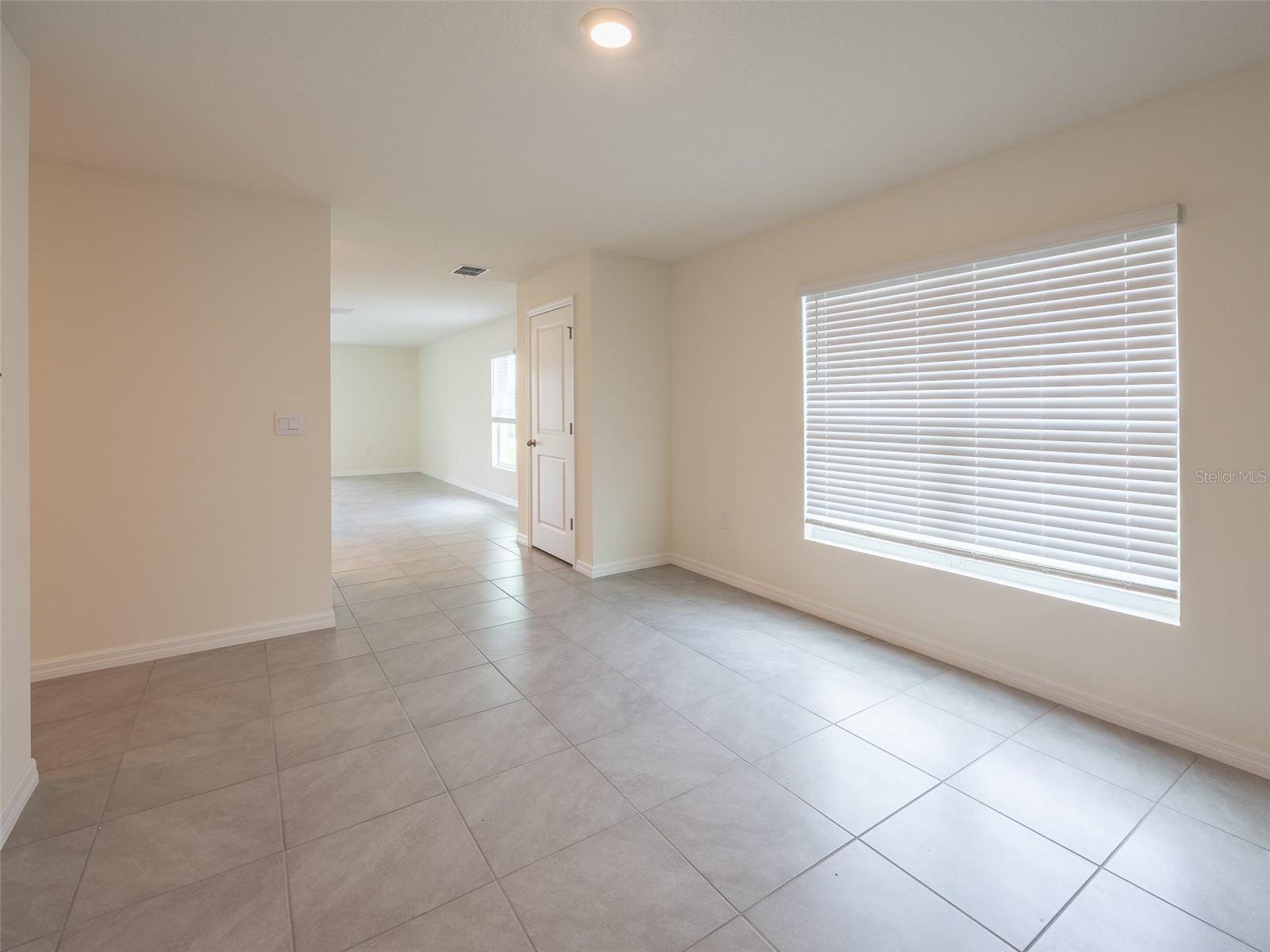 Image 27 of 31 For 3820 Mannered Gold Avenue