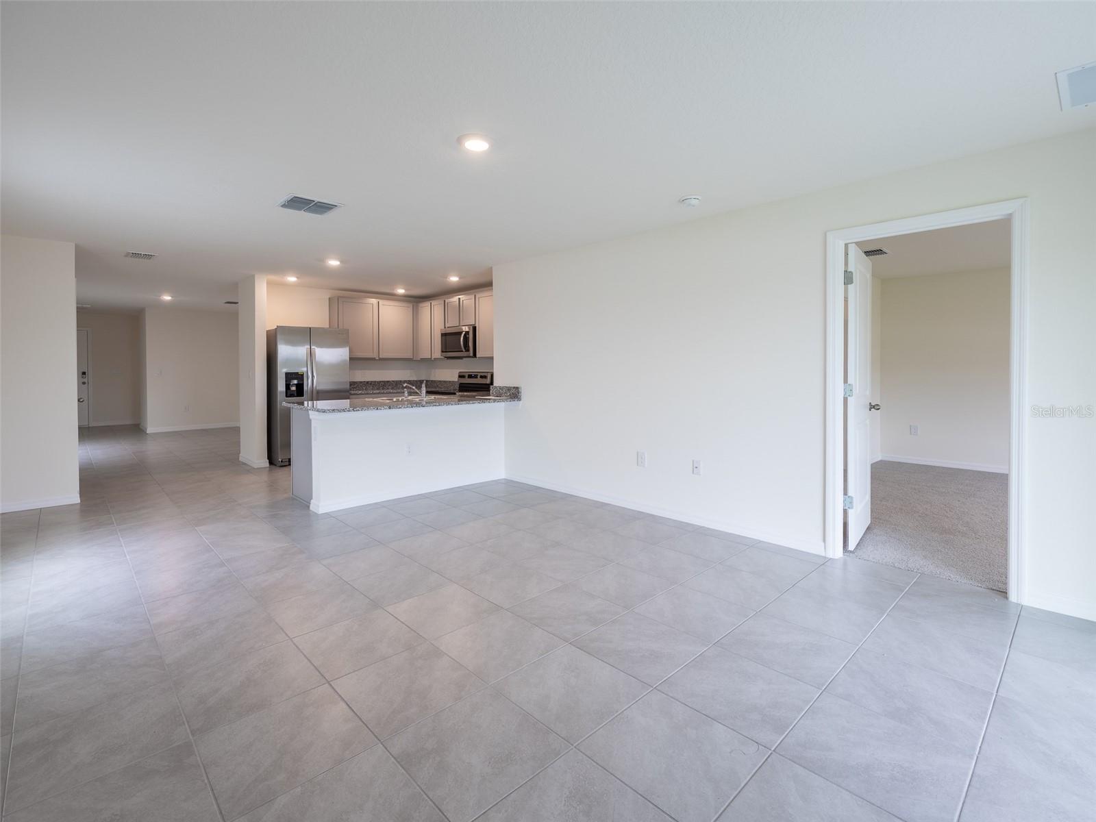 Image 6 of 31 For 3820 Mannered Gold Avenue