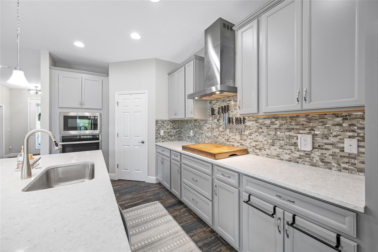 Image 6 of 100 For 4633 Ballantrae Boulevard