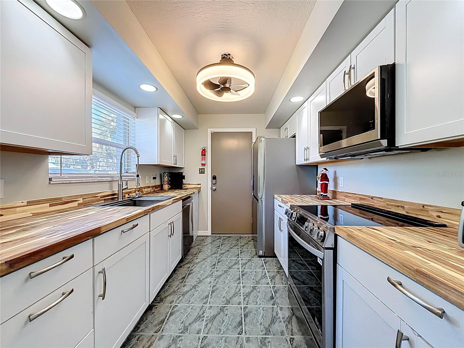 Image 12 of 80 For 421 14th Place