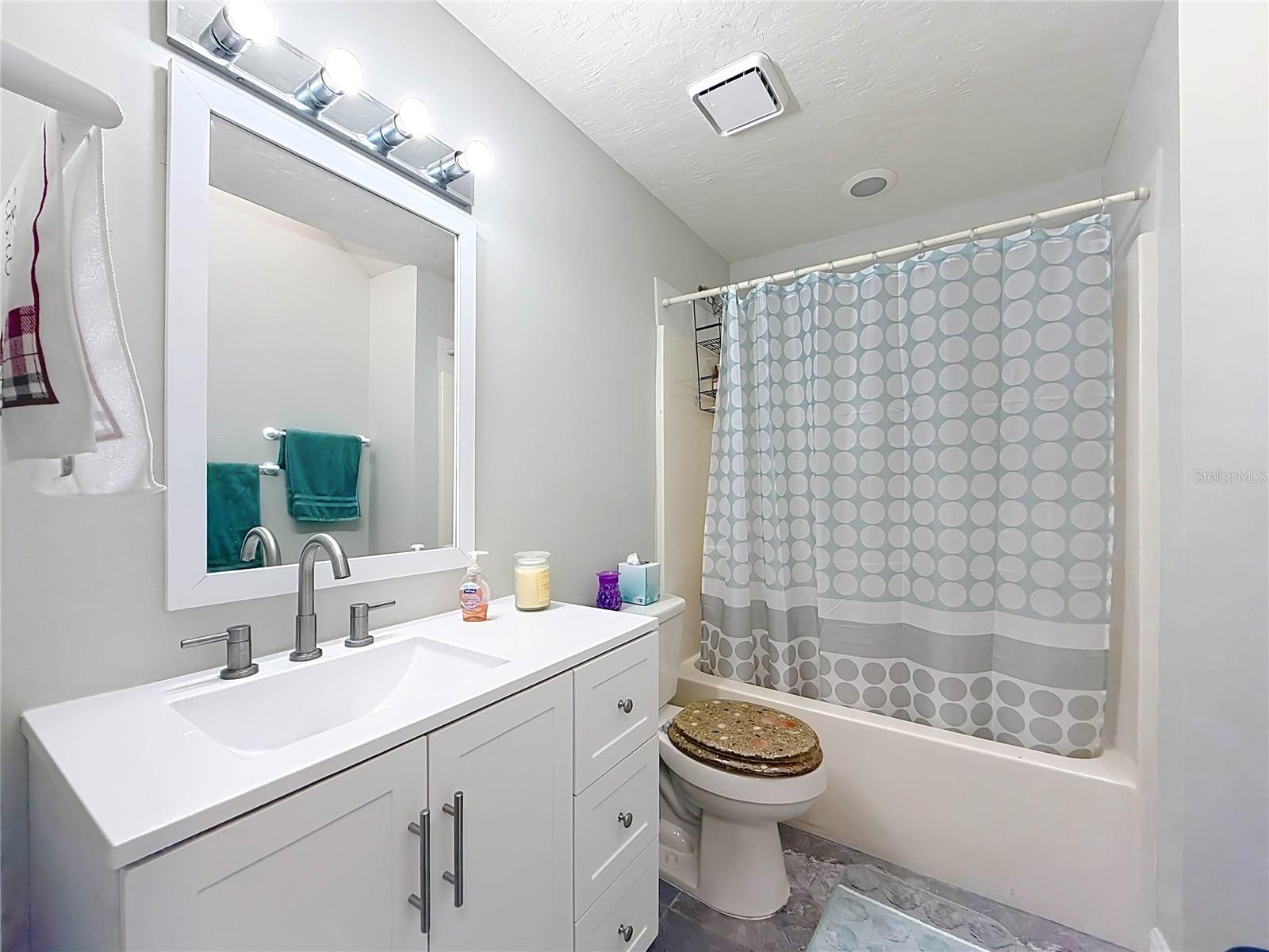 Image 22 of 80 For 421 14th Place