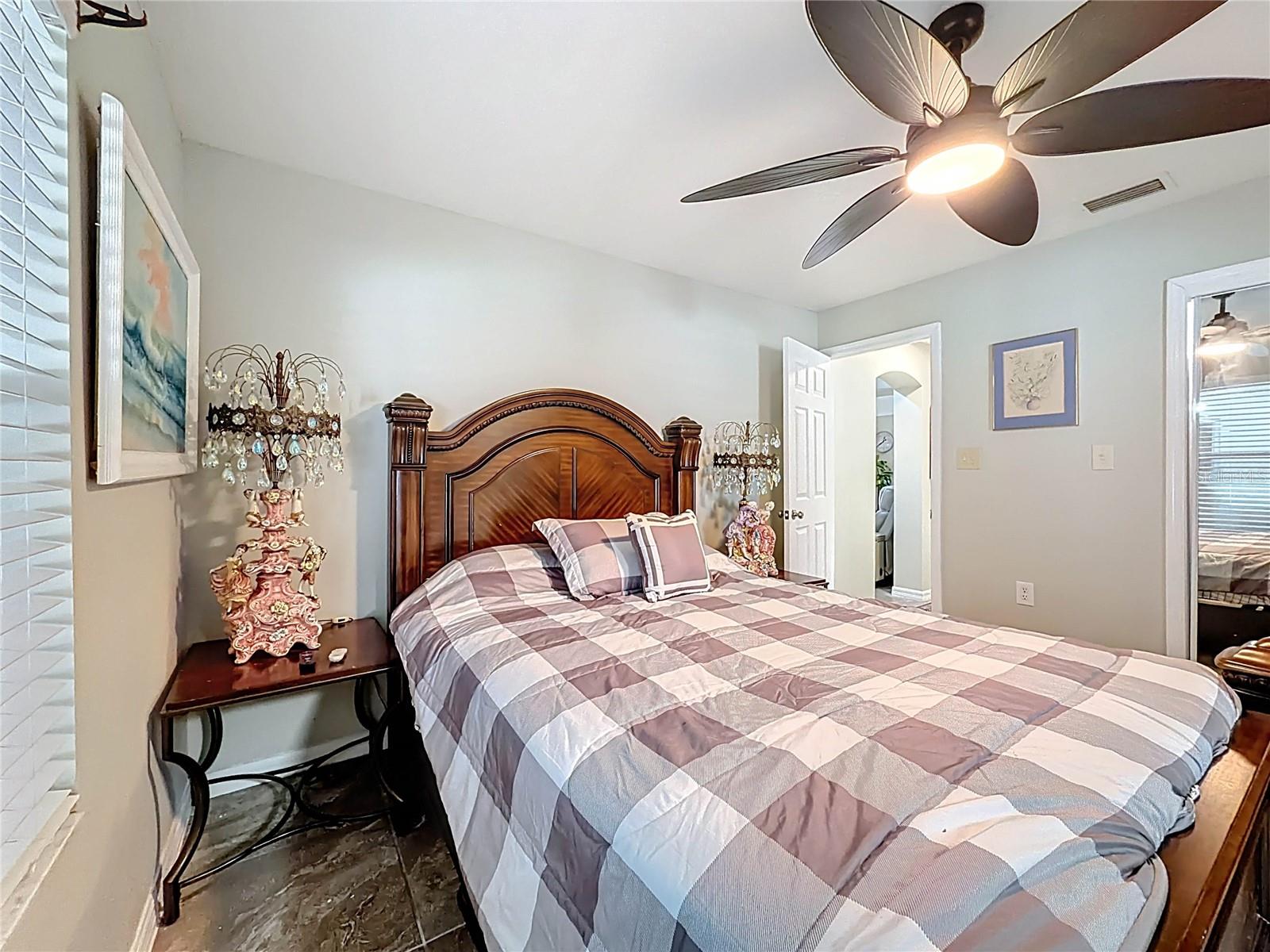 Image 25 of 80 For 421 14th Place