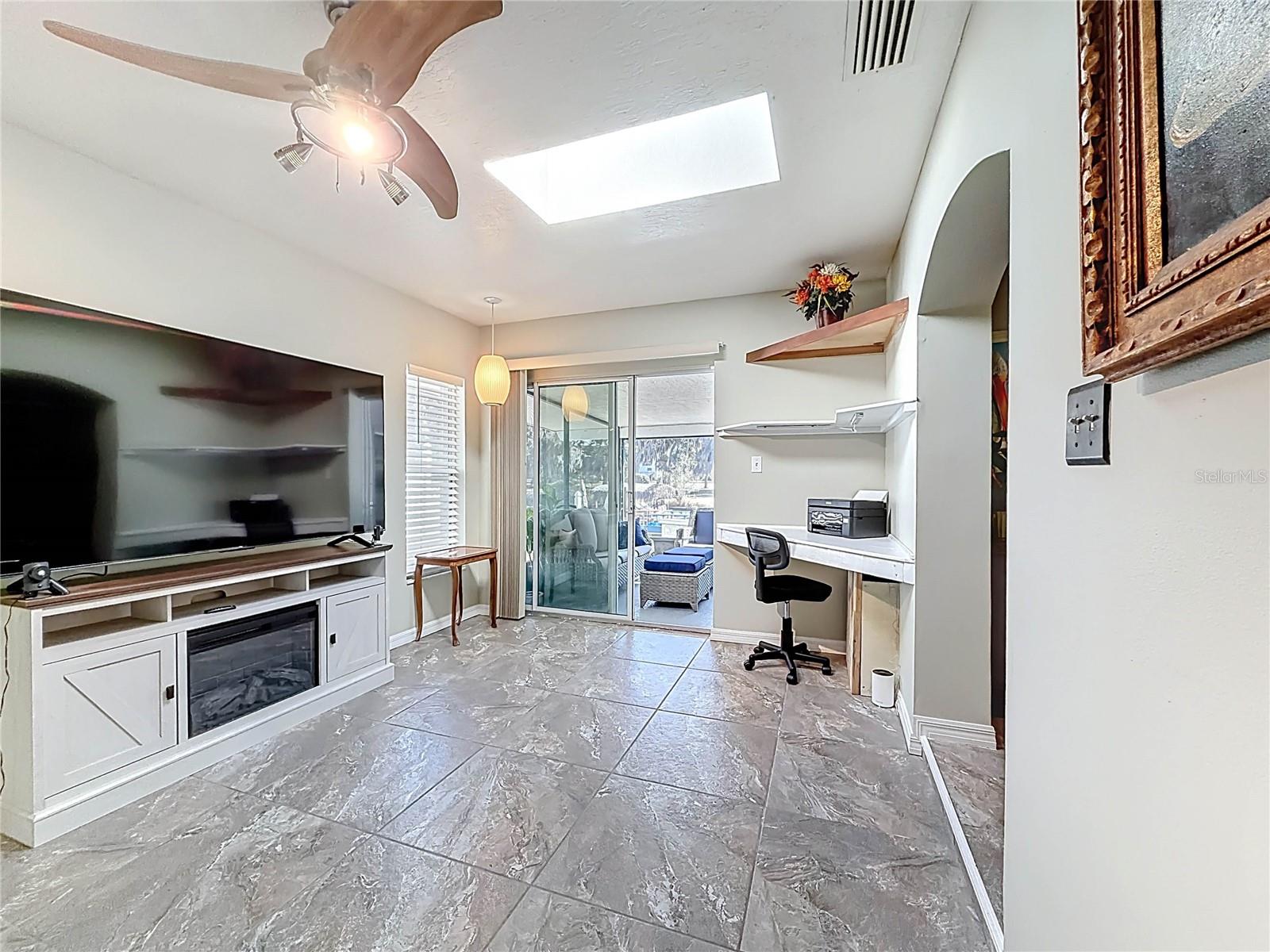 Image 28 of 80 For 421 14th Place