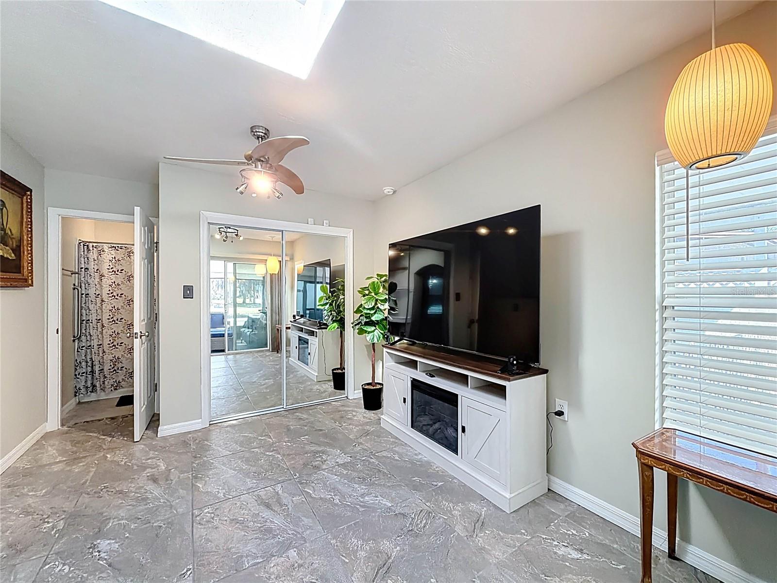 Image 31 of 80 For 421 14th Place