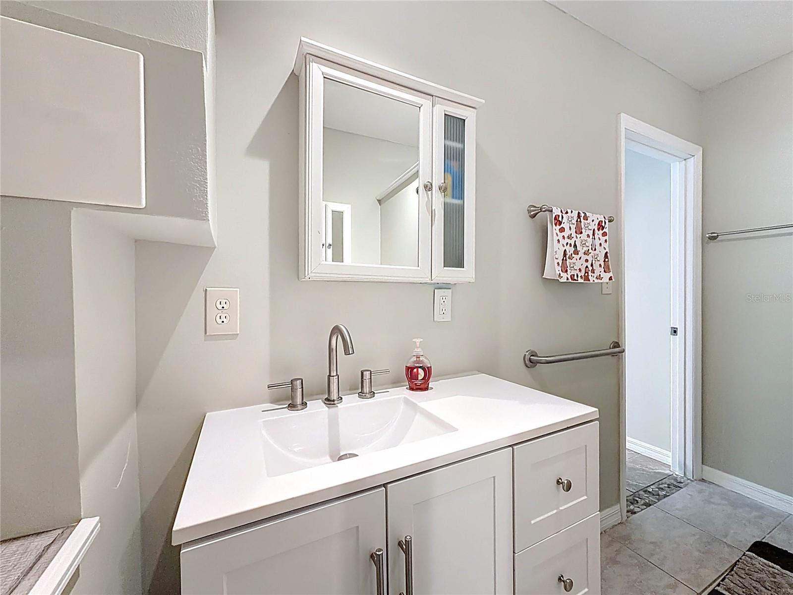 Image 32 of 80 For 421 14th Place