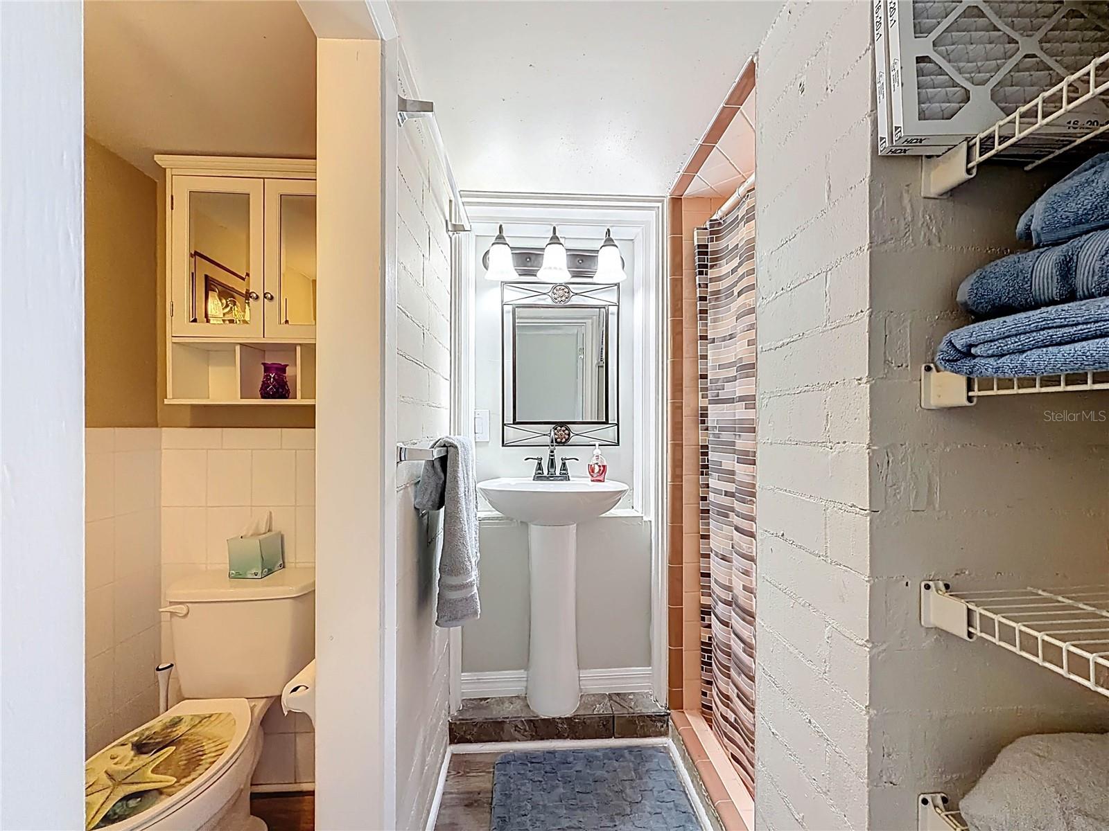 Image 38 of 80 For 421 14th Place