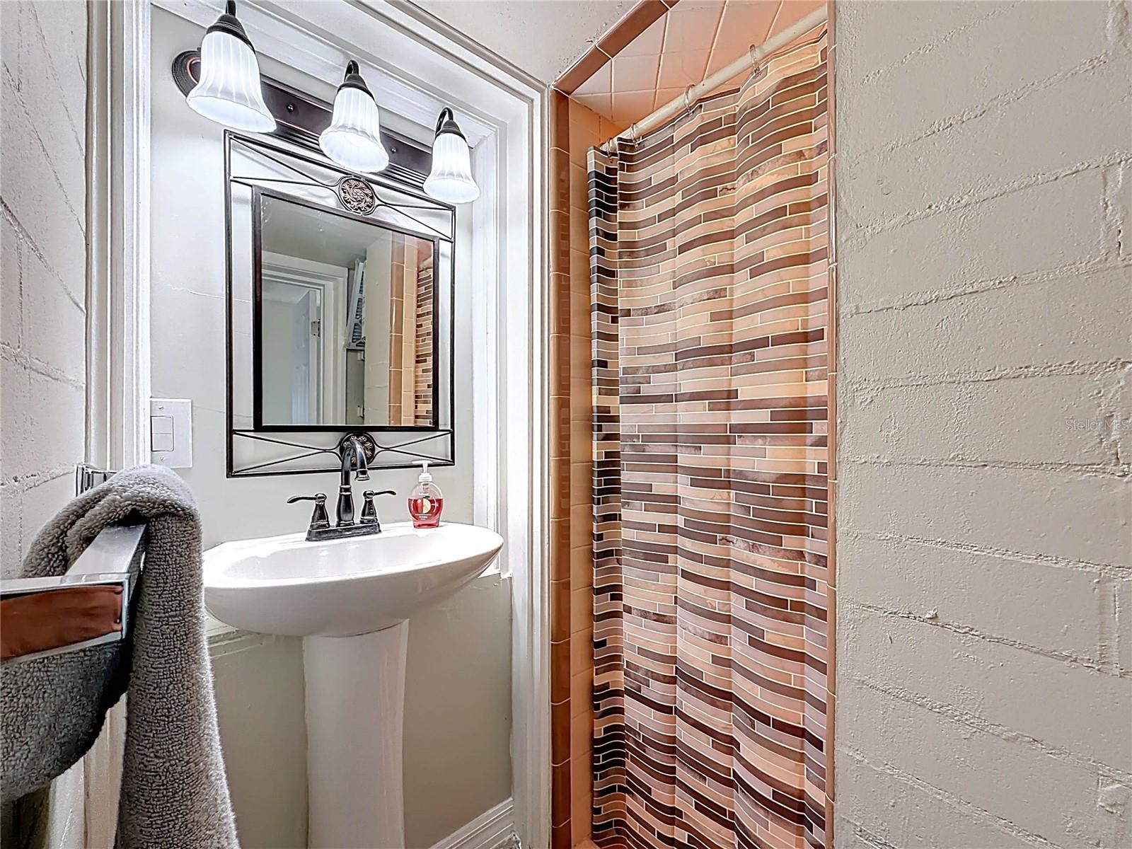 Image 39 of 80 For 421 14th Place