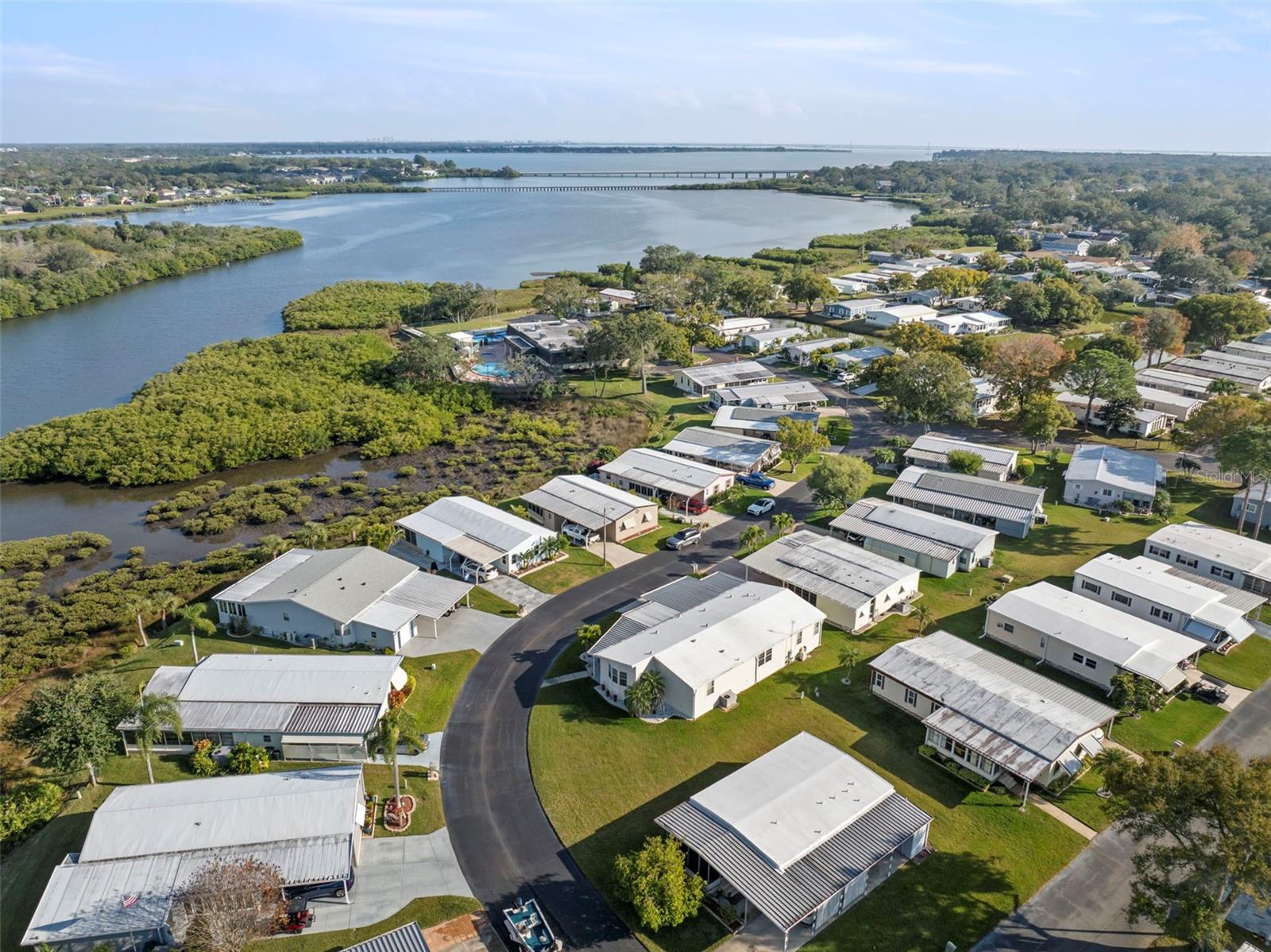 Image 11 of 47 For 160 Clubview Drive