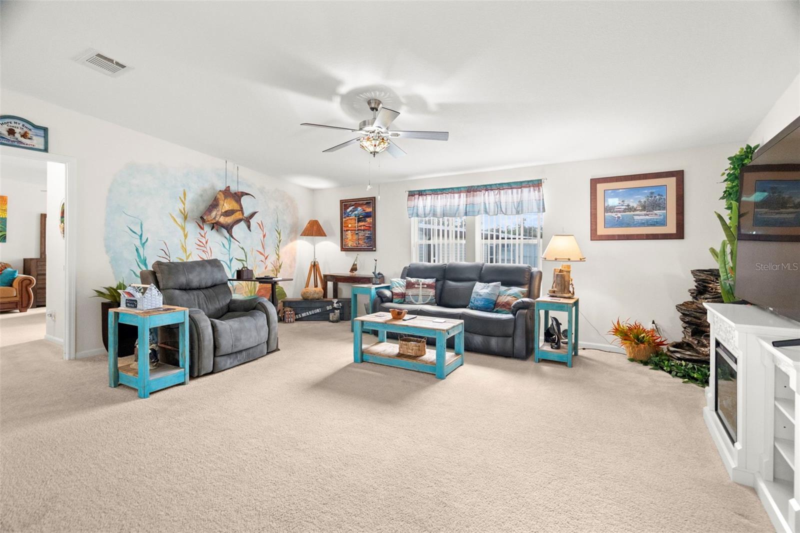 Image 12 of 47 For 160 Clubview Drive