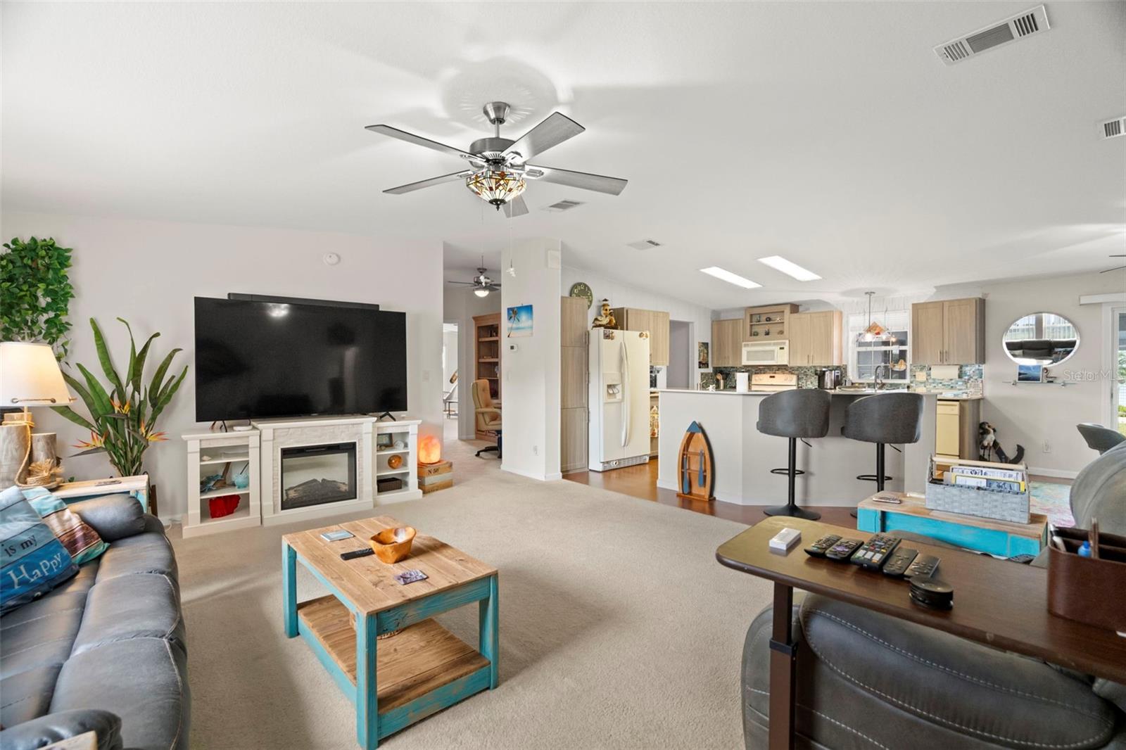 Image 15 of 47 For 160 Clubview Drive