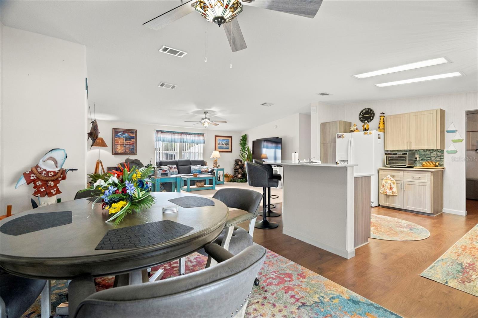 Image 16 of 47 For 160 Clubview Drive