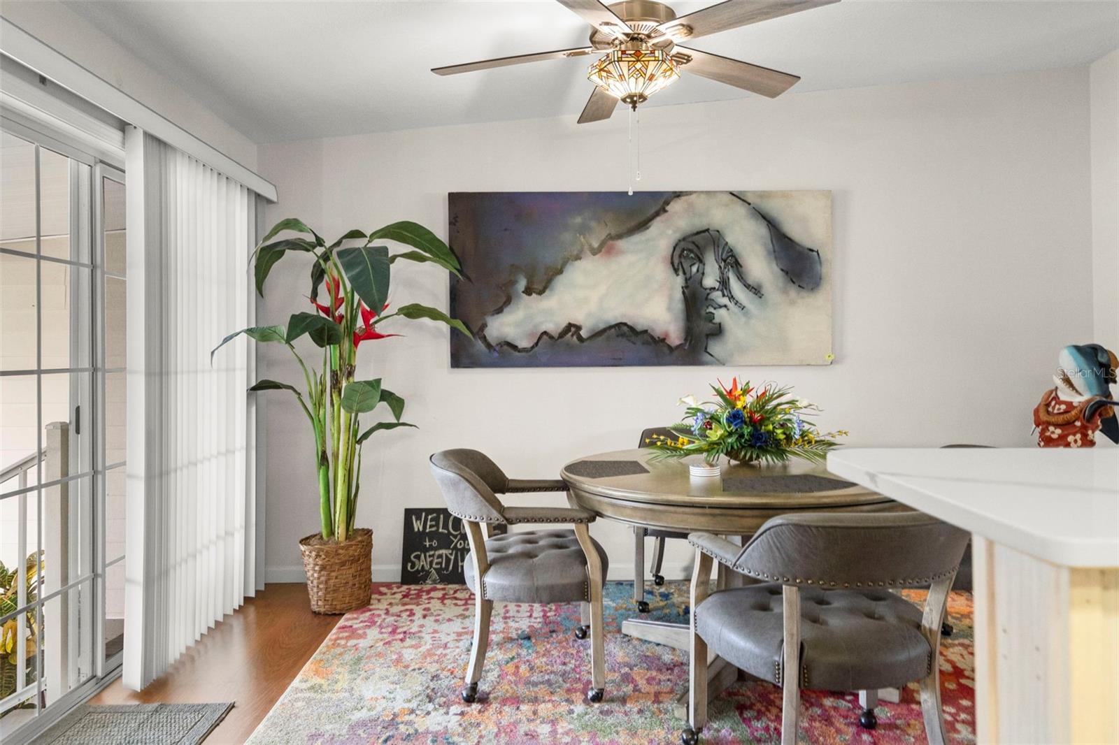 Image 17 of 47 For 160 Clubview Drive