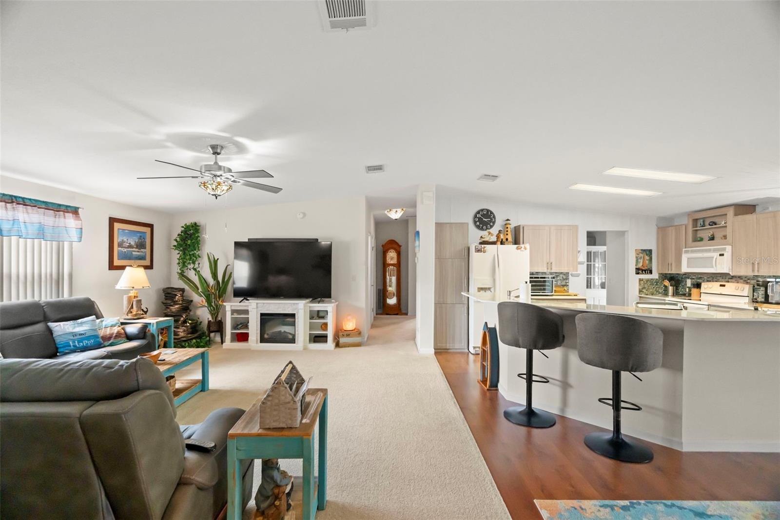 Image 19 of 47 For 160 Clubview Drive