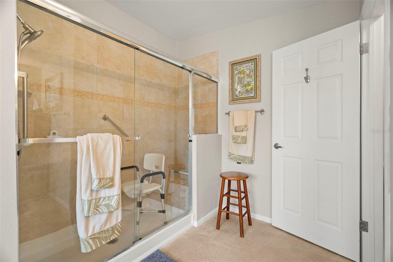 Image 37 of 47 For 160 Clubview Drive