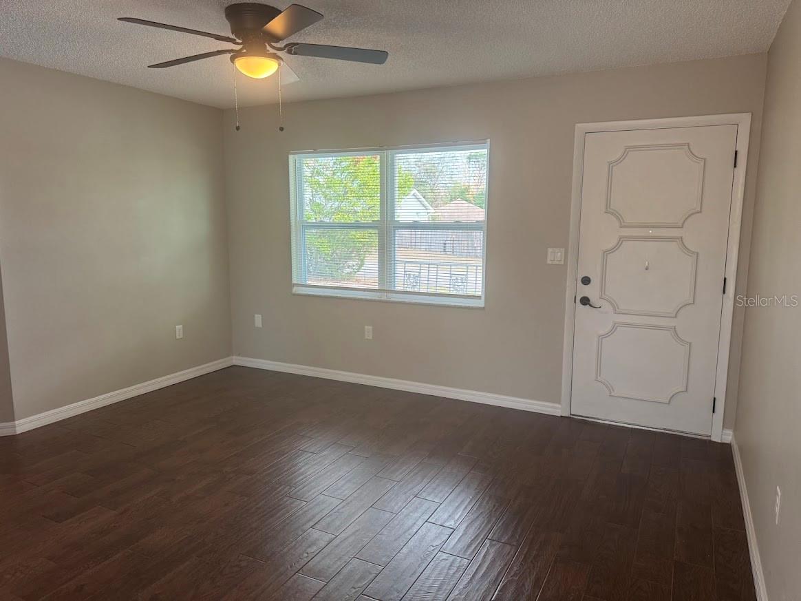 Image 7 of 14 For 1405 Galveston Avenue