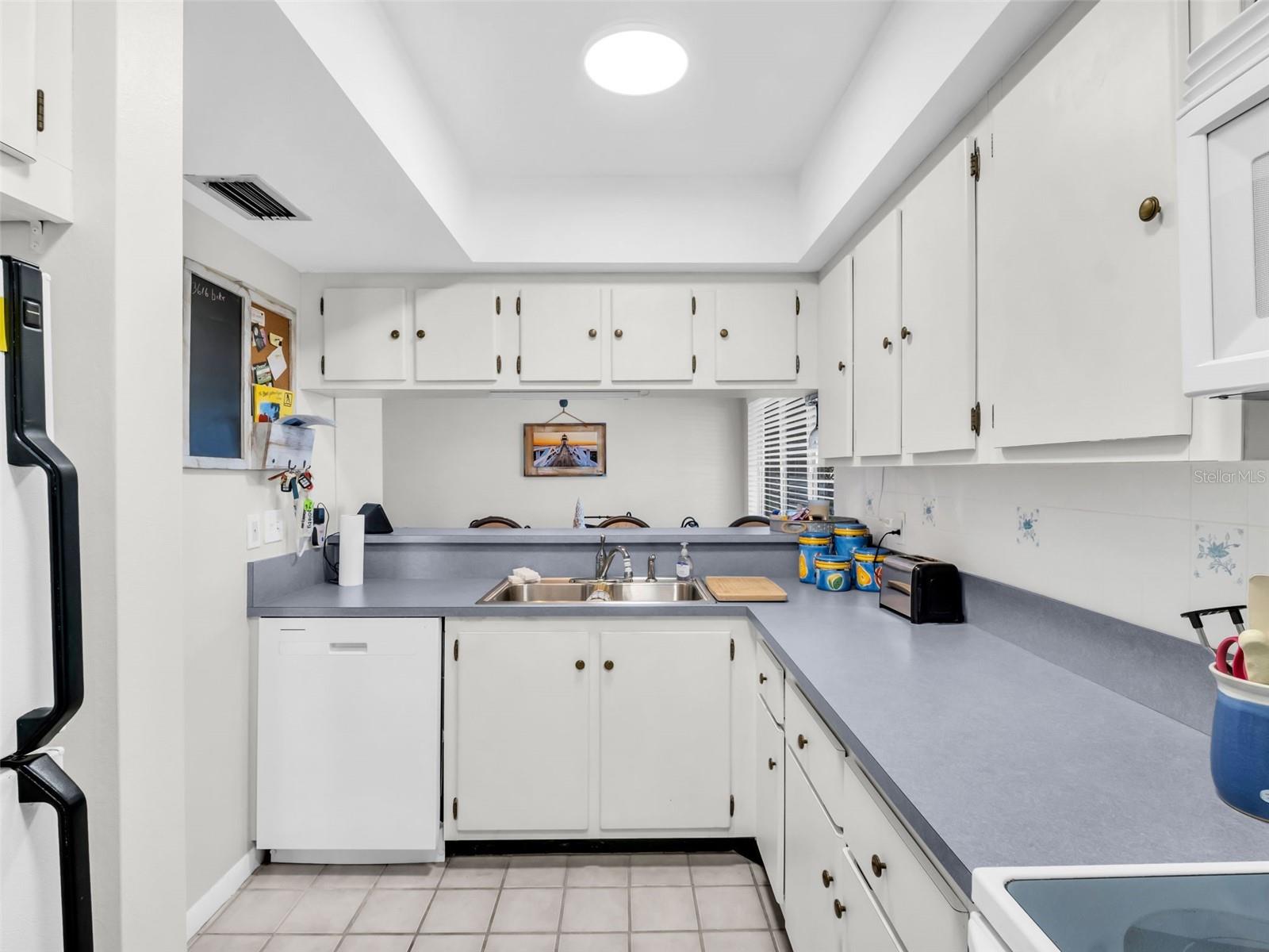 Image 13 of 58 For 616 Windrush Bay Drive 616