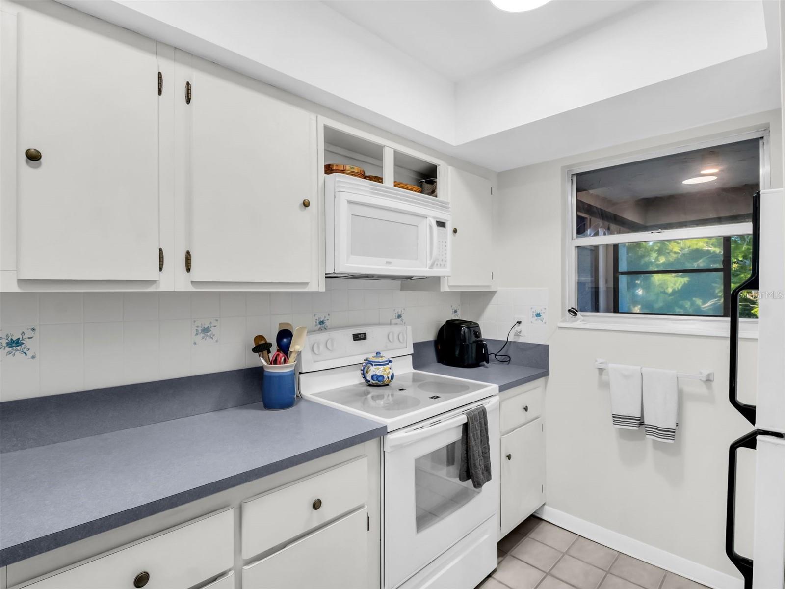 Image 14 of 58 For 616 Windrush Bay Drive 616