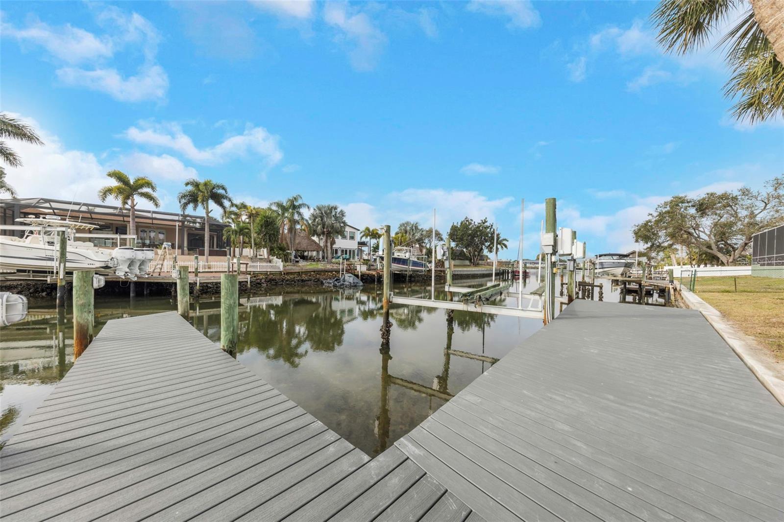 Image 42 of 53 For 708 Spanish Main Drive