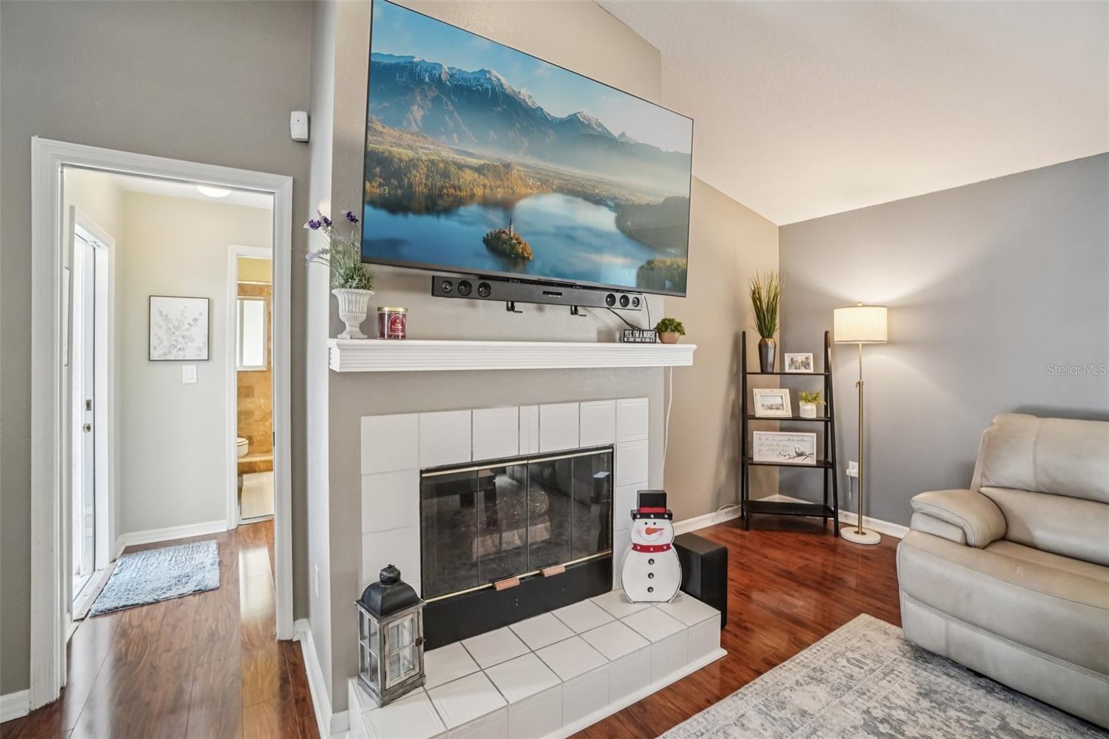 Image 10 of 37 For 3132 Shoreline Drive