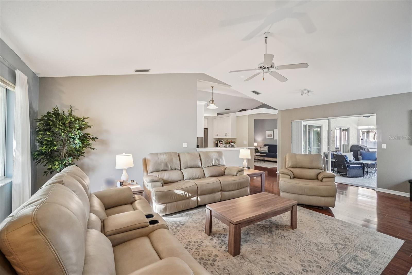 Image 12 of 37 For 3132 Shoreline Drive