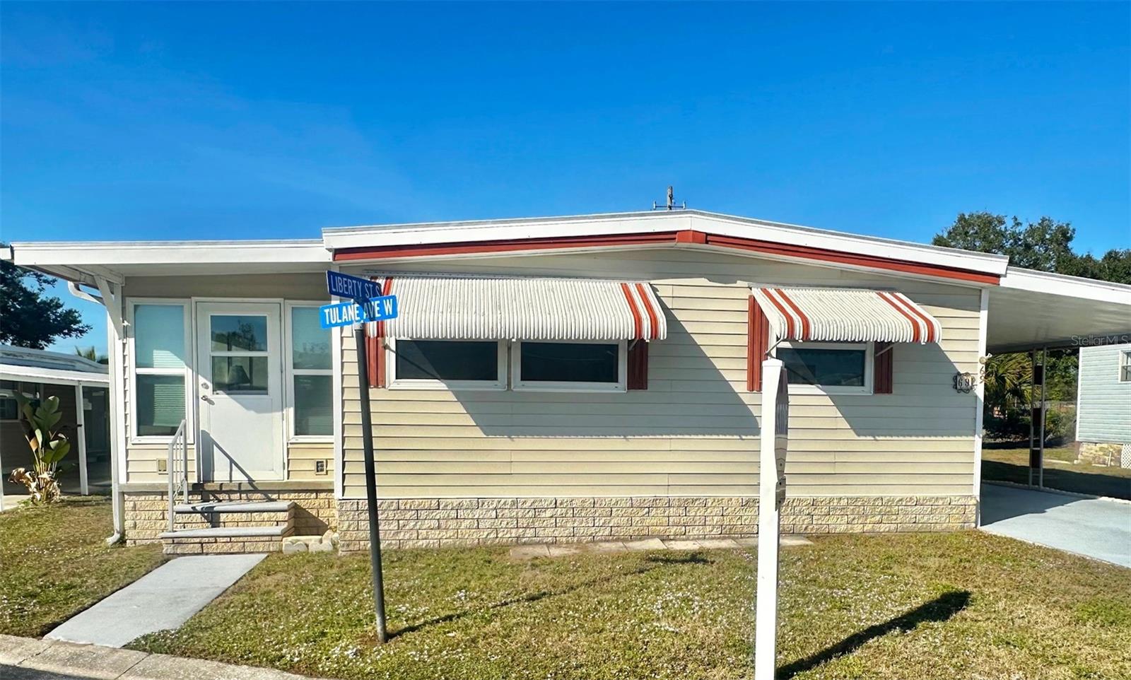 Image 17 of 23 For 9790 66th Street N 69