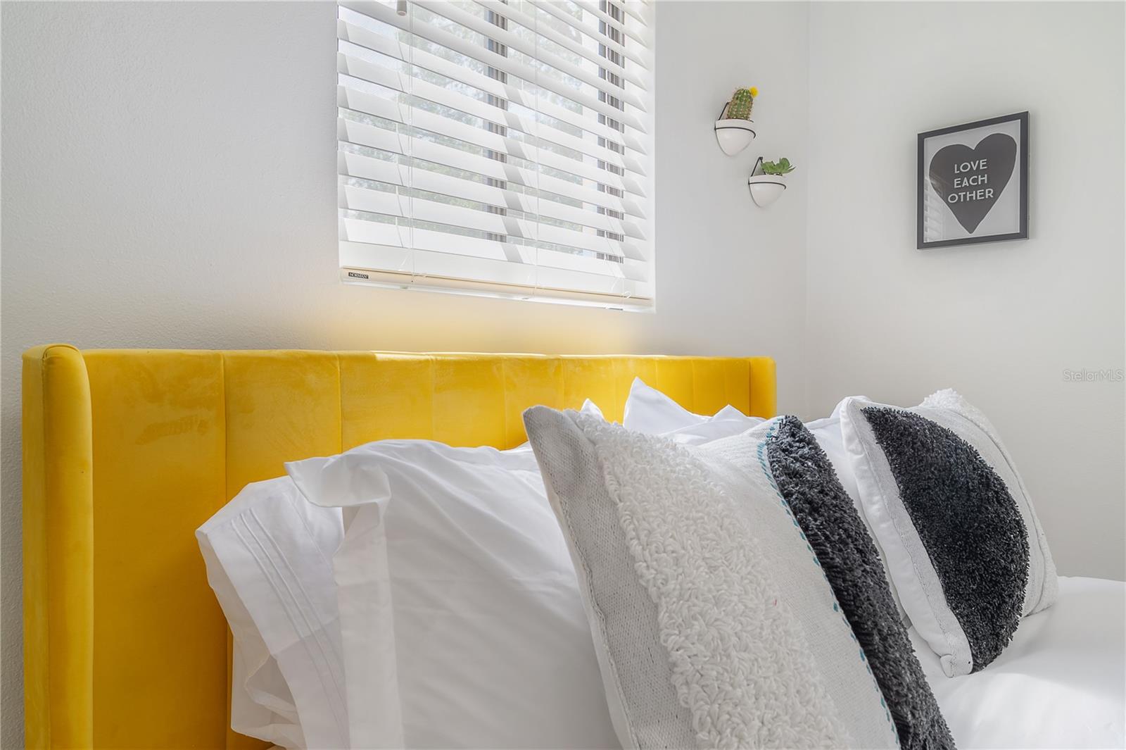 Image 21 of 54 For 4316 Lois Avenue