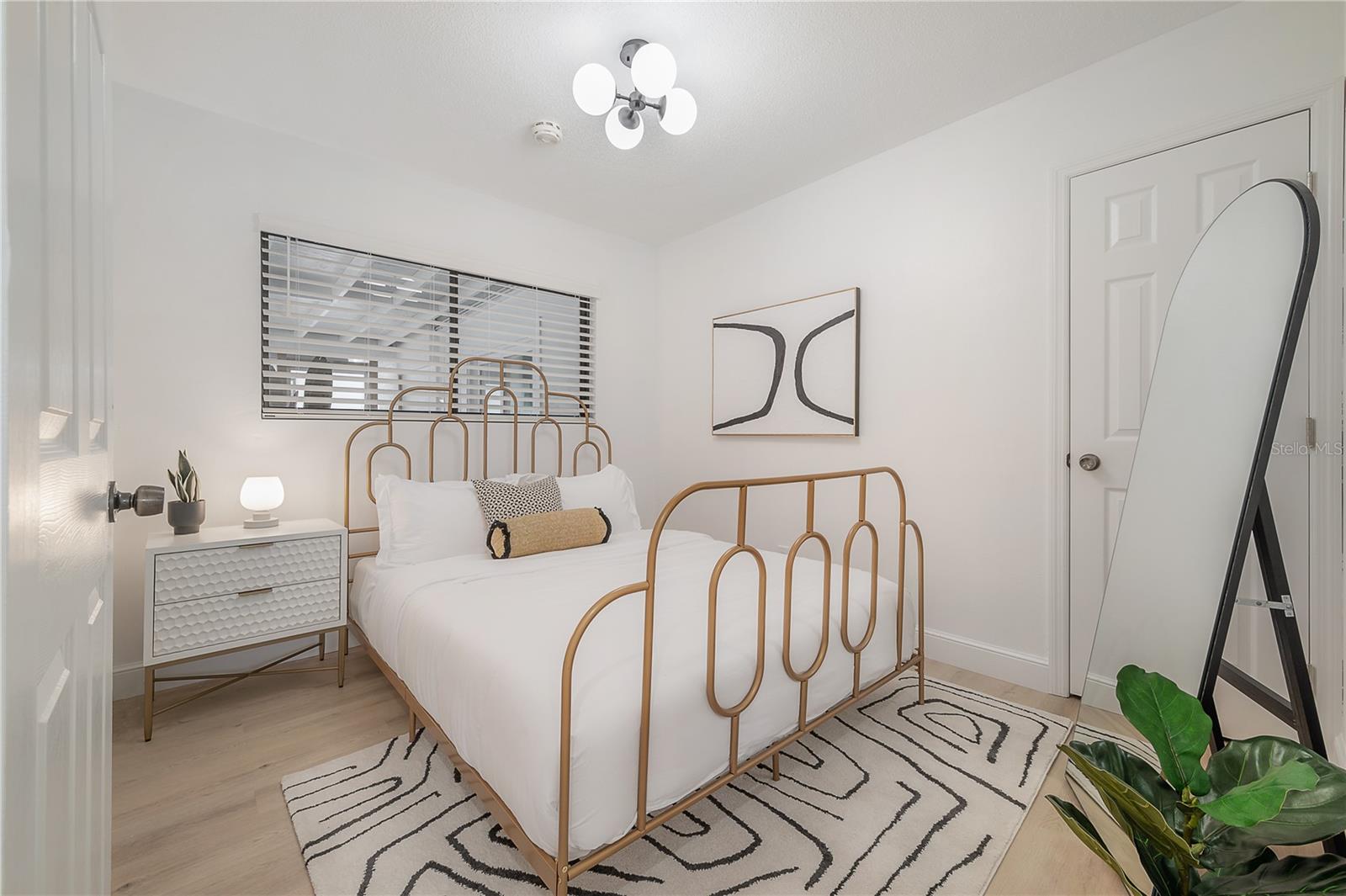 Image 23 of 54 For 4316 Lois Avenue