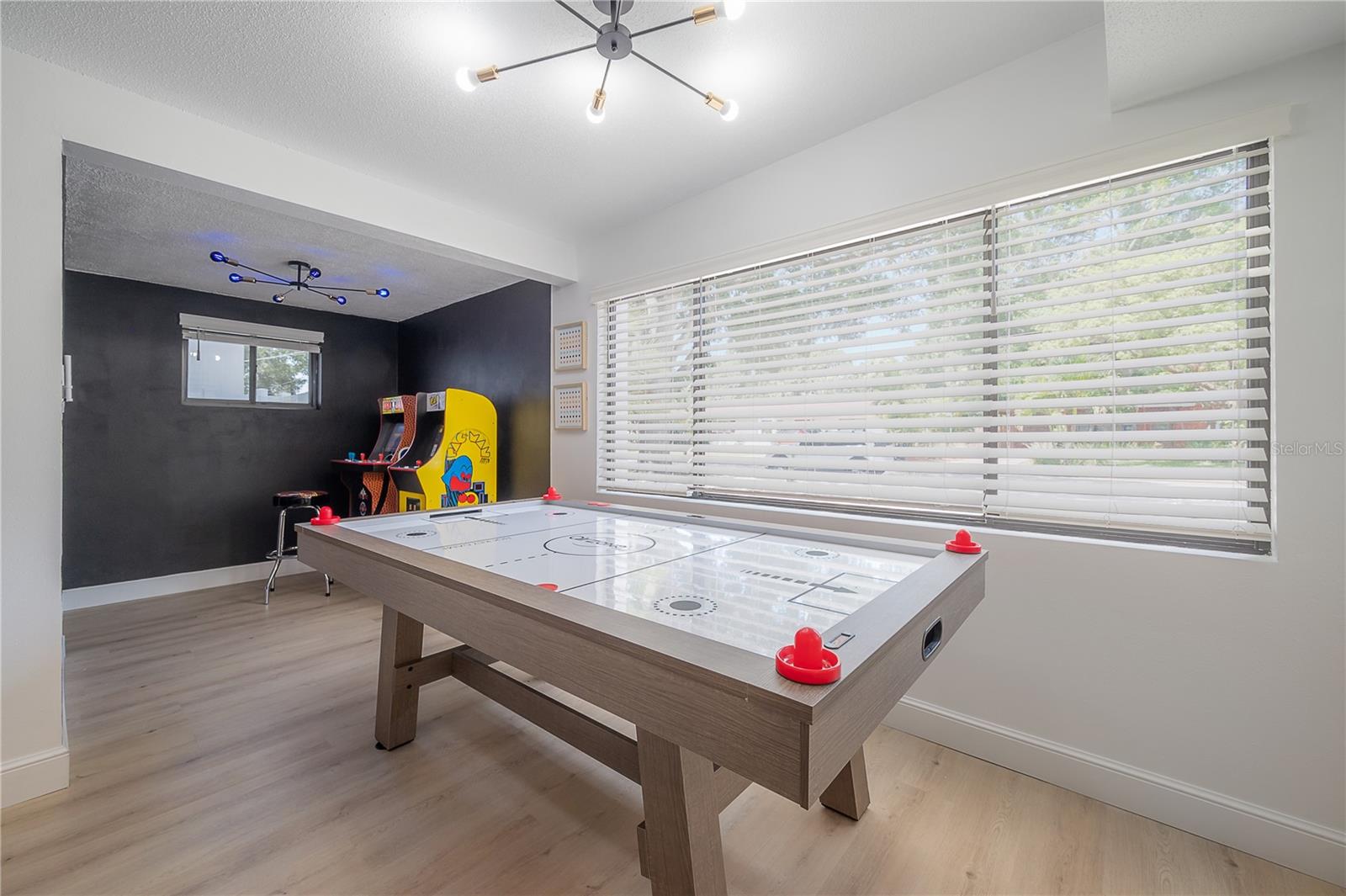 Image 30 of 54 For 4316 Lois Avenue