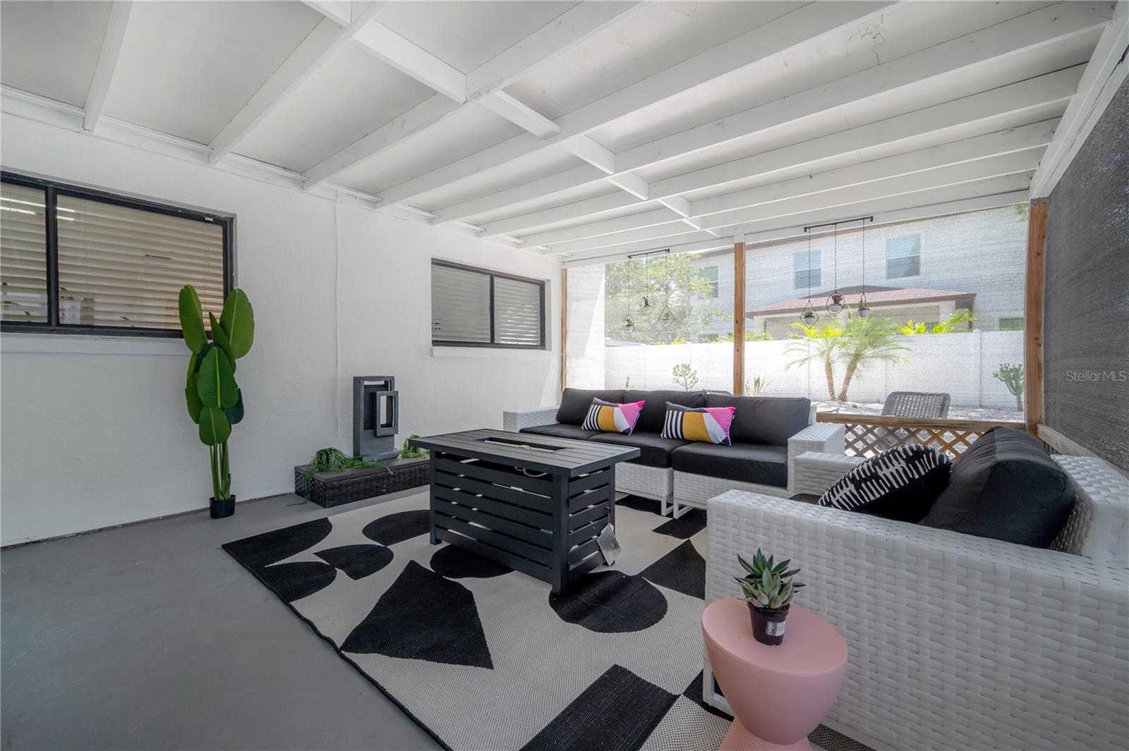 Image 41 of 54 For 4316 Lois Avenue