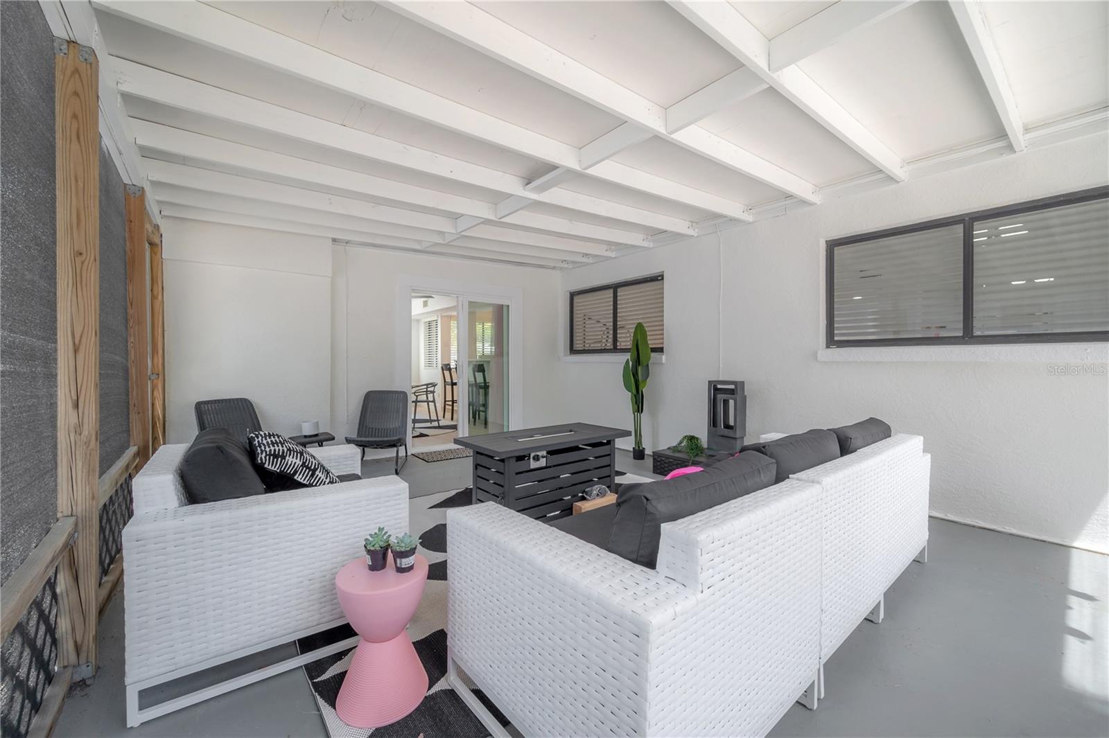 Image 42 of 54 For 4316 Lois Avenue