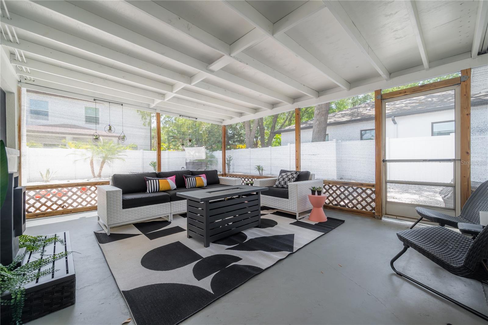 Image 44 of 54 For 4316 Lois Avenue