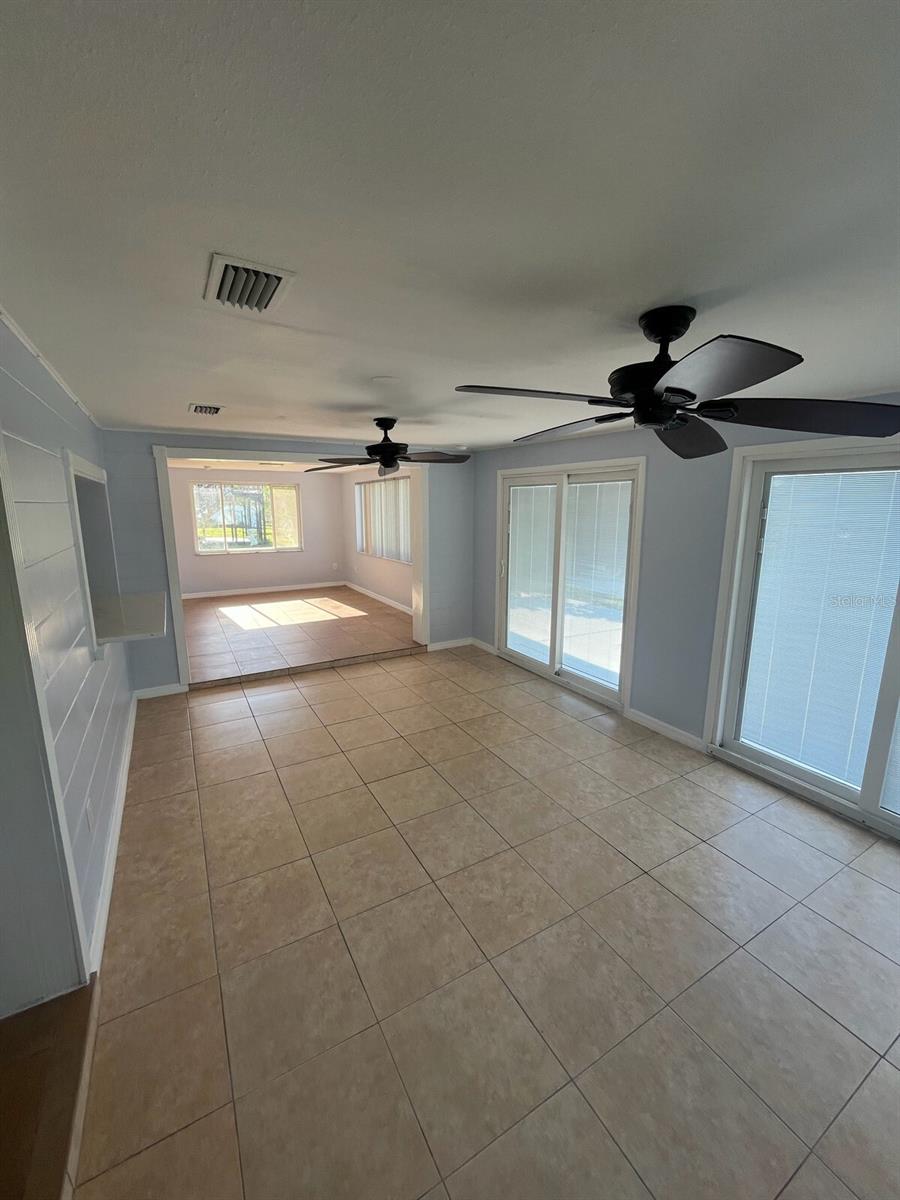 Listing photo id 19 for 3631 Grayton Drive