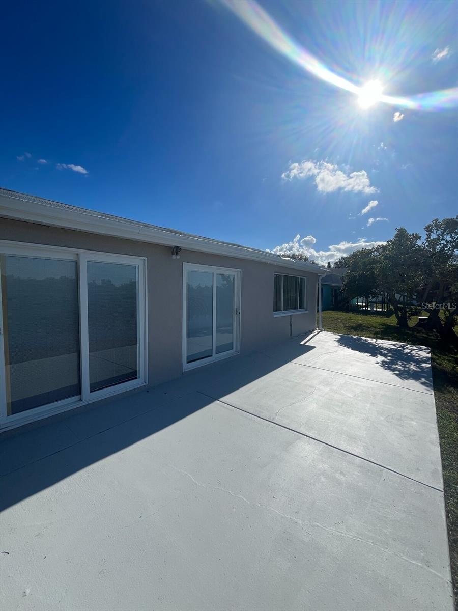 Listing photo id 40 for 3631 Grayton Drive