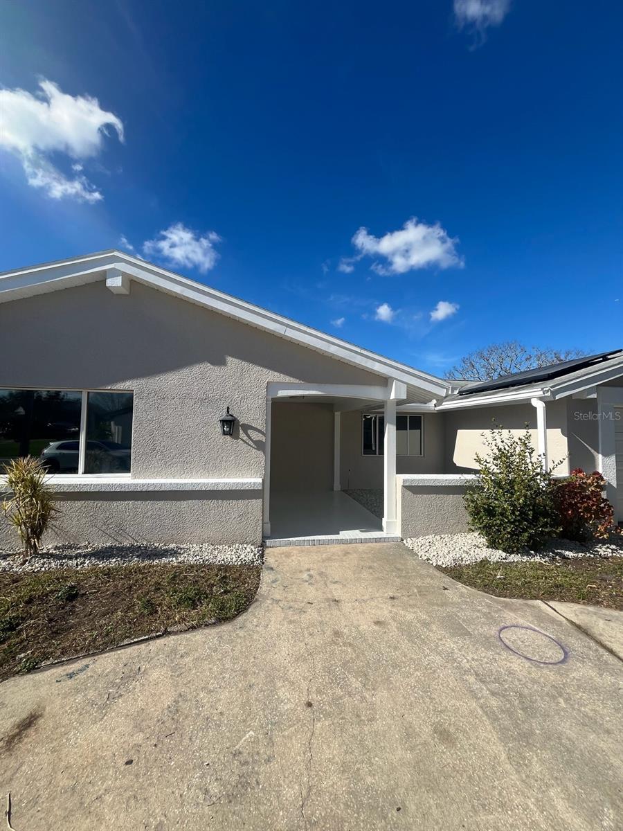 Listing photo id 6 for 3631 Grayton Drive