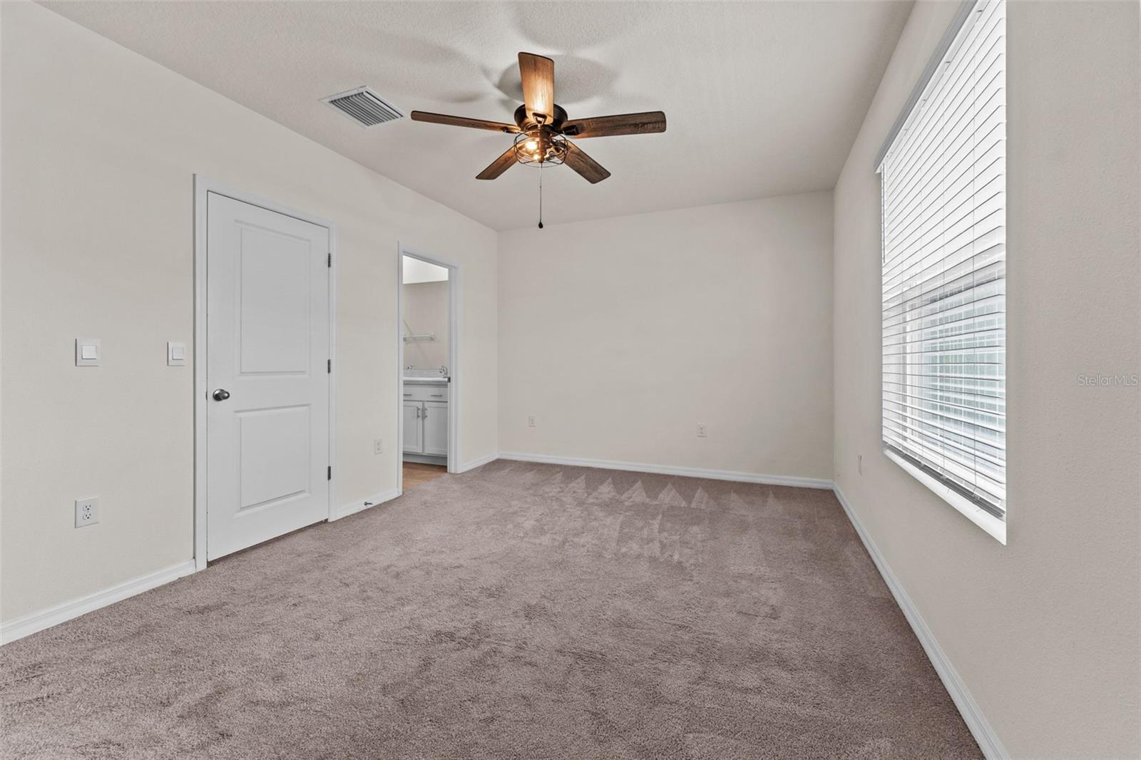 Image 17 of 38 For 2893 Suncoast Plains Drive