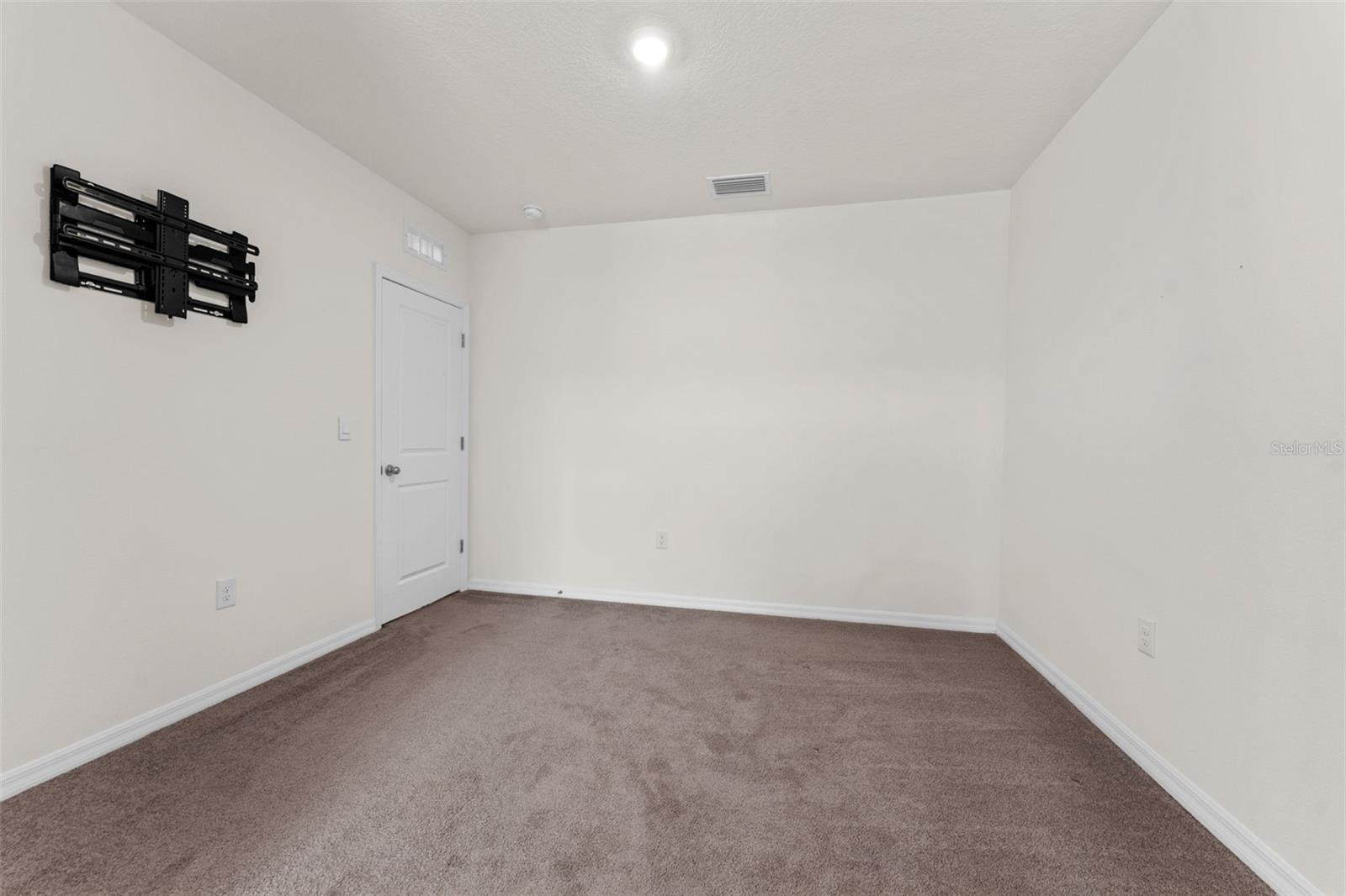 Image 23 of 38 For 2893 Suncoast Plains Drive