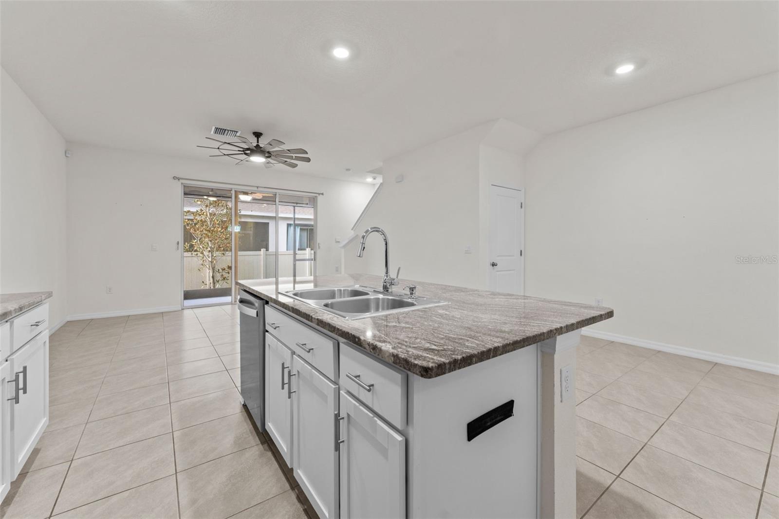 Image 8 of 38 For 2893 Suncoast Plains Drive