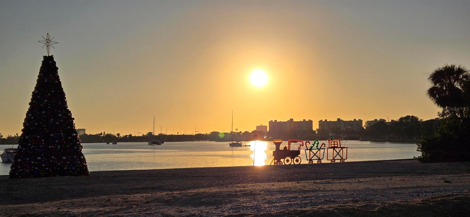 Image 33 of 44 For 6970a Place De La Paix  2b