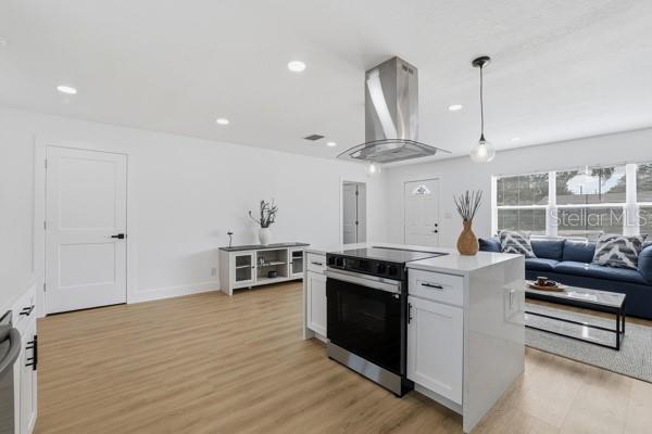 Image 15 of 44 For 3527 28th Avenue S