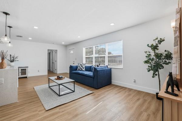 Image 6 of 44 For 3527 28th Avenue S