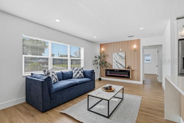 Image 7 of 44 For 3527 28th Avenue S