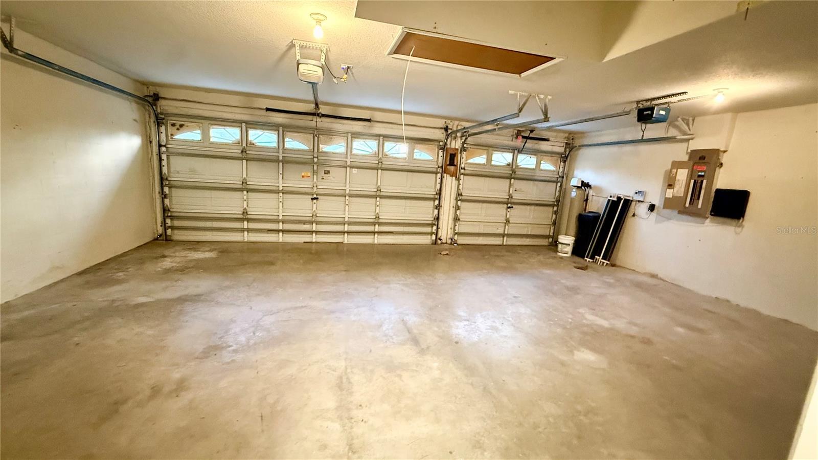 Image 17 of 31 For 2749 Valencia Grove Drive