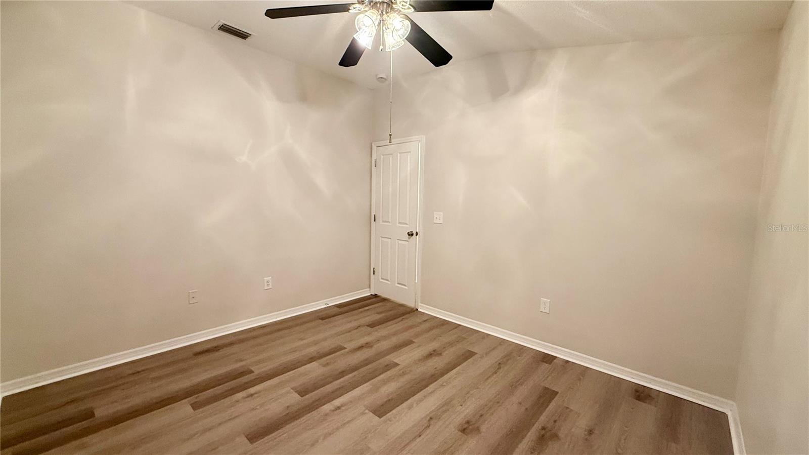 Image 23 of 31 For 2749 Valencia Grove Drive