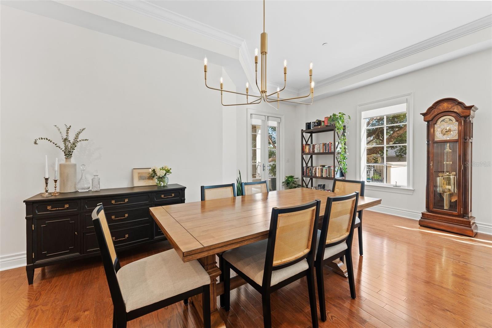 Listing photo id 9 for 610 Rome Avenue 203