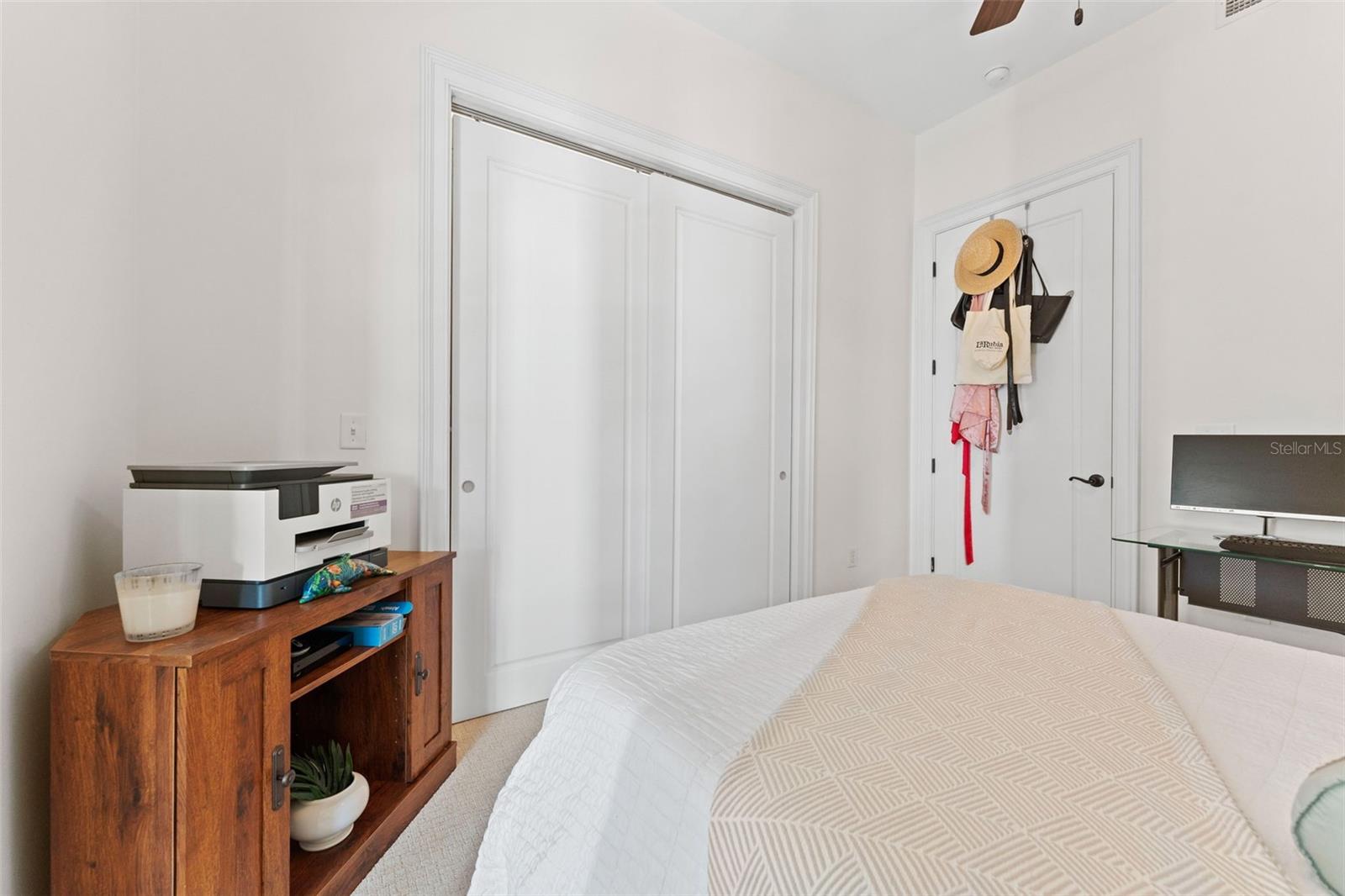 Listing photo id 20 for 610 Rome Avenue 203