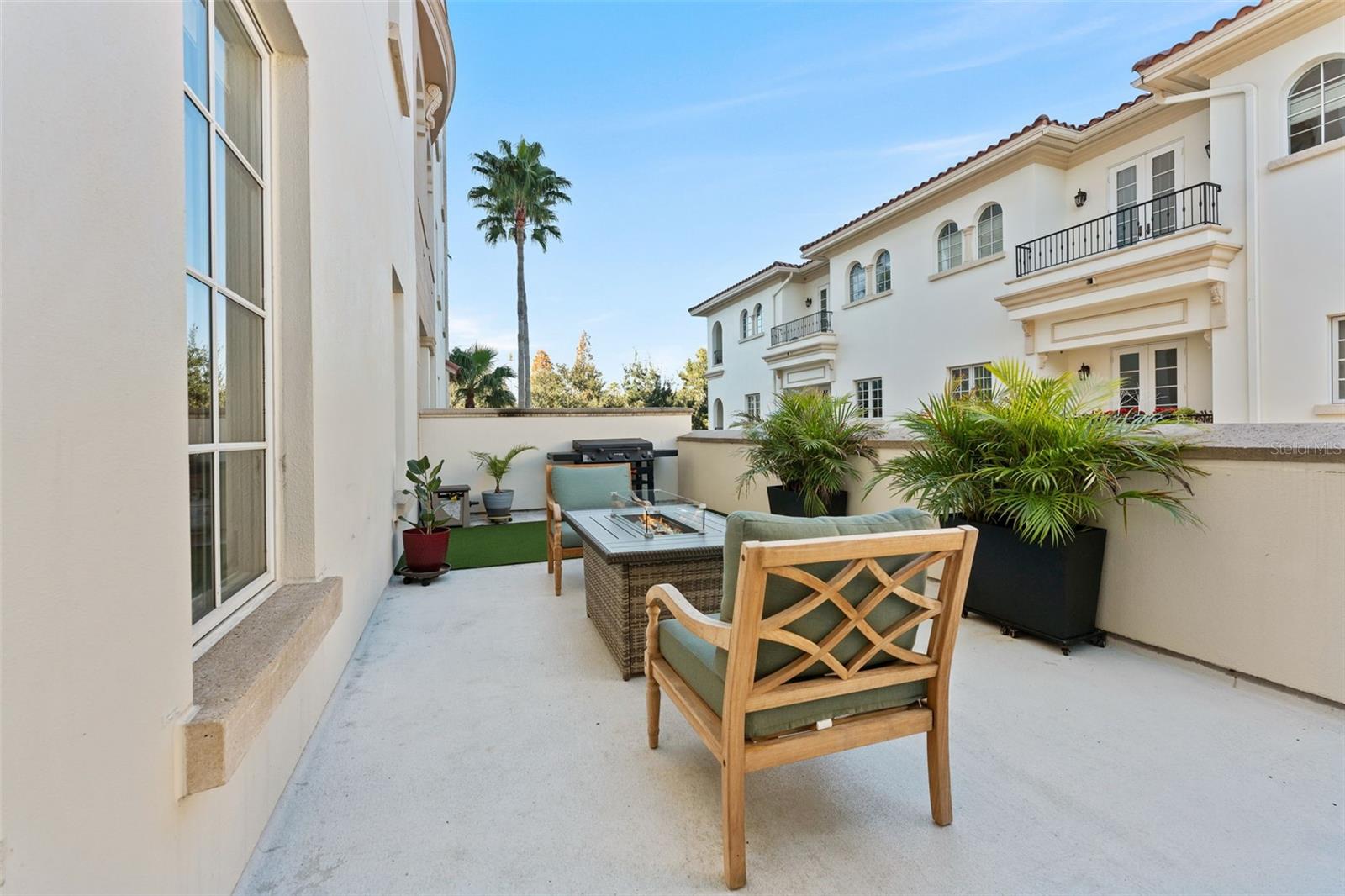 Listing photo id 27 for 610 Rome Avenue 203